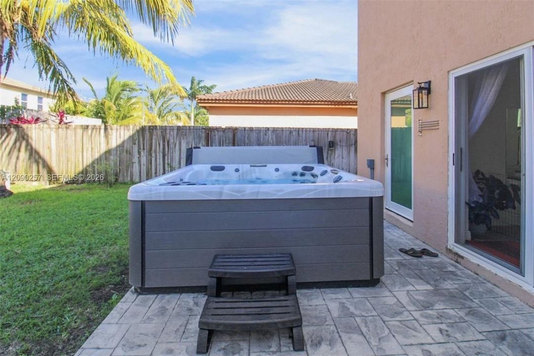 For Sale: $560,000 (4 beds, 2 baths, 2056 Square Feet)