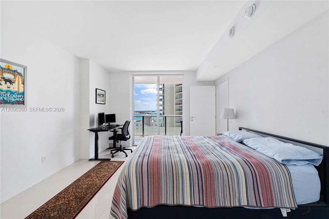 For Rent: $4,000 (1 beds, 1 baths, 696 Square Feet)
