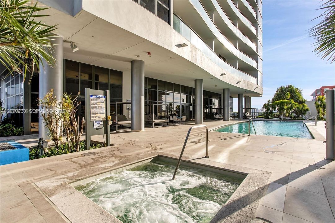 En Venta: $539,000 (2 camas, 2 baños, 1018 Pies cuadrados)