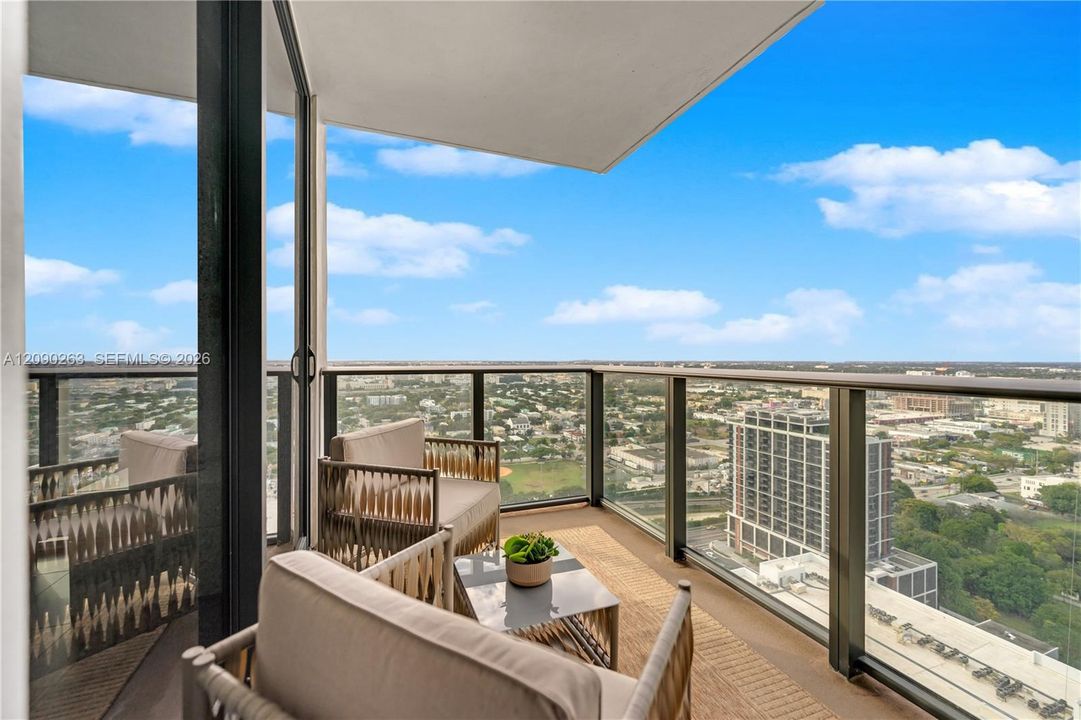 En Venta: $539,000 (2 camas, 2 baños, 1018 Pies cuadrados)