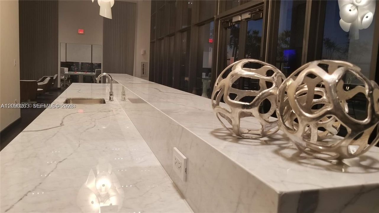 En Venta: $539,000 (2 camas, 2 baños, 1018 Pies cuadrados)