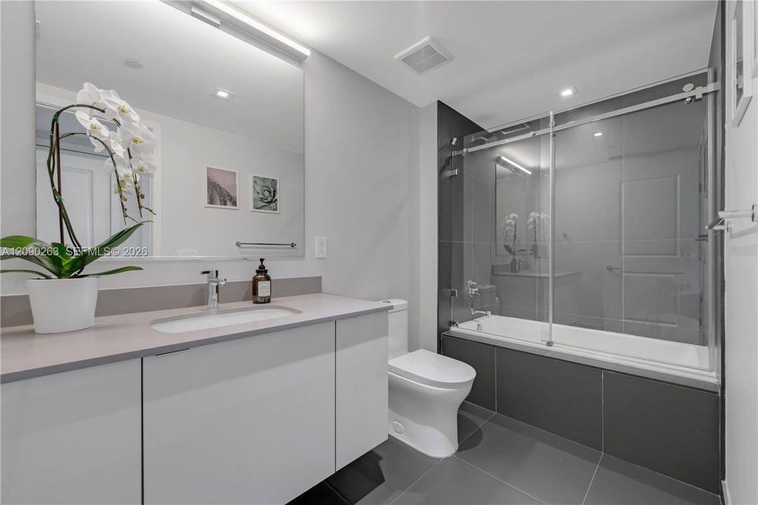 En Venta: $539,000 (2 camas, 2 baños, 1018 Pies cuadrados)
