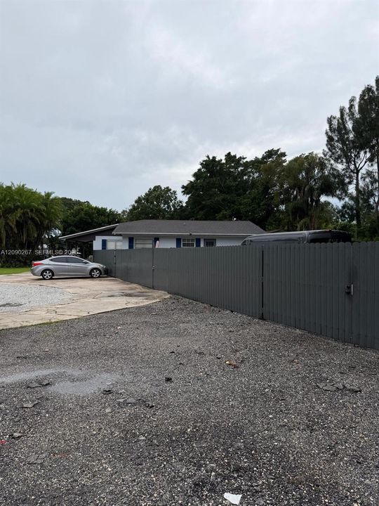 En Venta: $450,000 (4 camas, 3 baños, 1074 Pies cuadrados)
