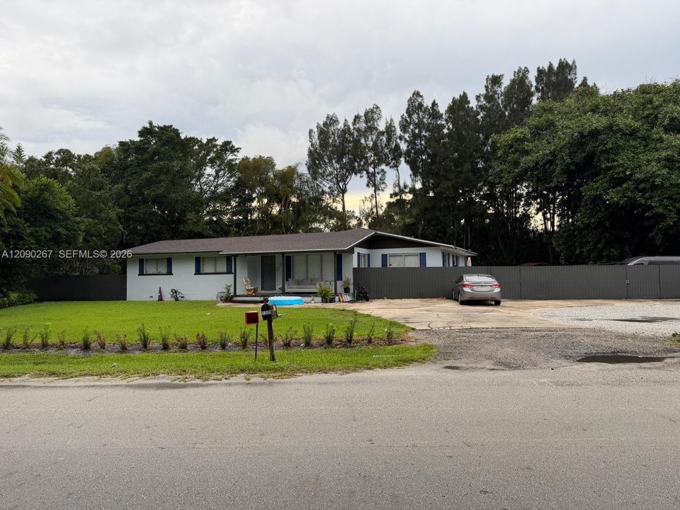 En Venta: $450,000 (4 camas, 3 baños, 1074 Pies cuadrados)