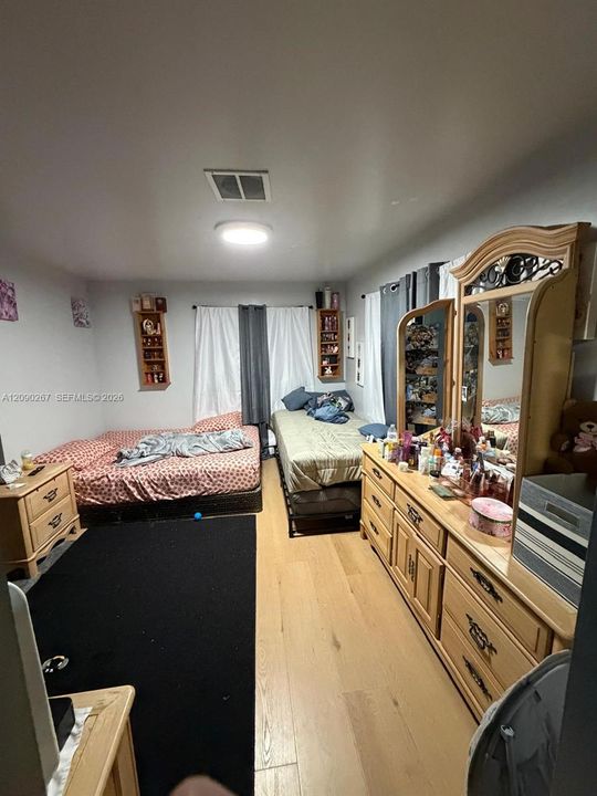 En Venta: $450,000 (4 camas, 3 baños, 1074 Pies cuadrados)