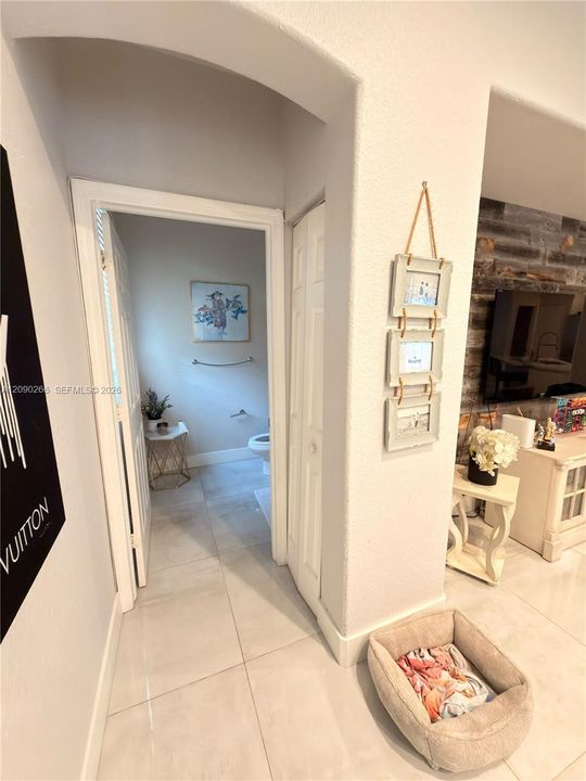 For Rent: $8,000 (5 beds, 2 baths, 2510 Square Feet)