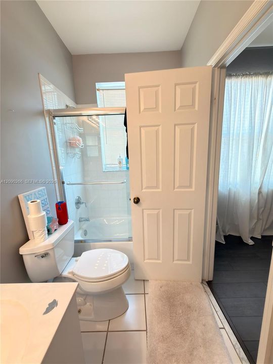 For Rent: $8,000 (5 beds, 2 baths, 2510 Square Feet)