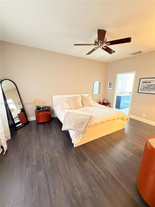 For Rent: $8,000 (5 beds, 2 baths, 2510 Square Feet)
