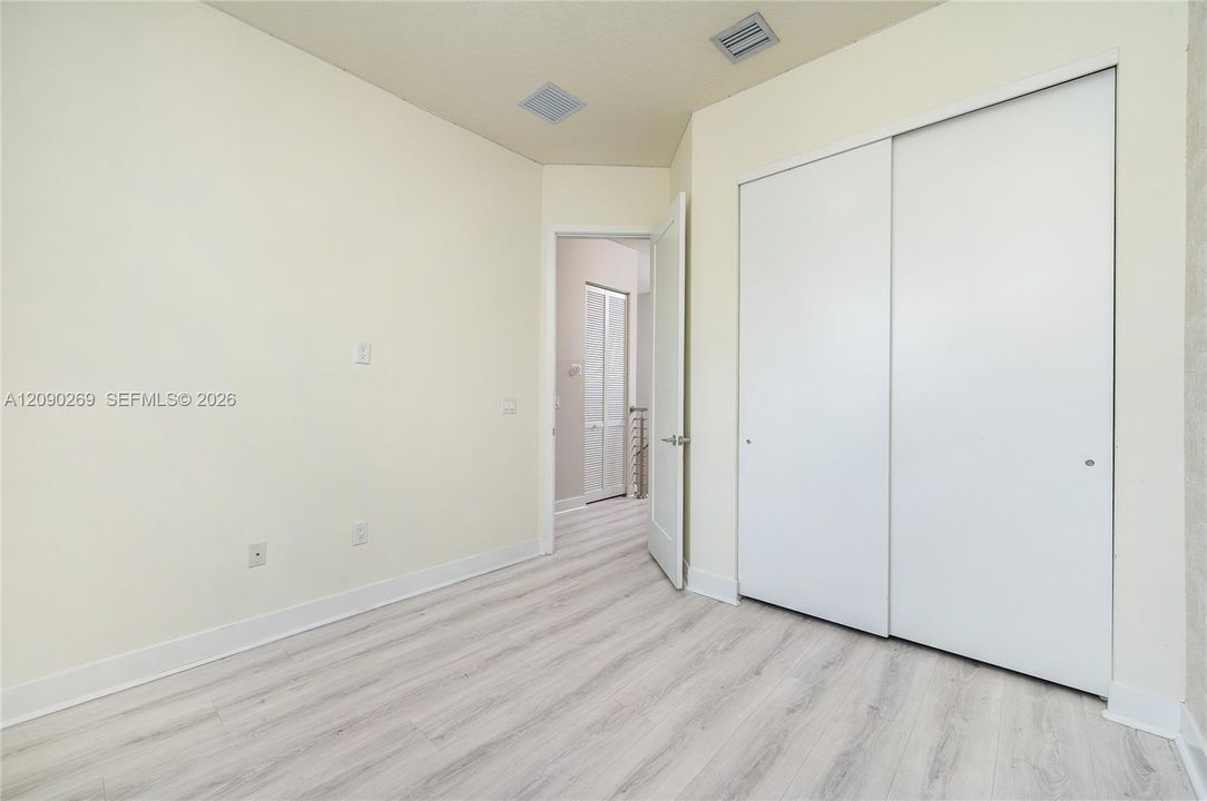En Venta: $679,000 (4 camas, 3 baños, 1812 Pies cuadrados)