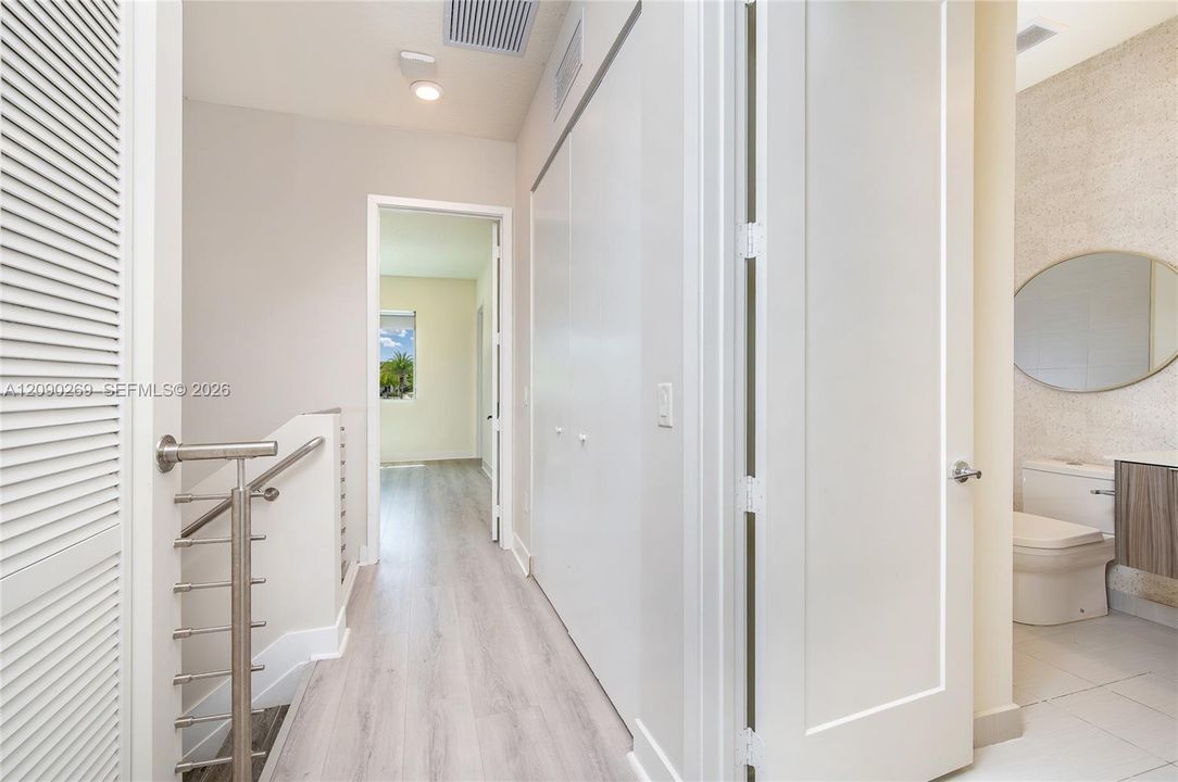 En Venta: $679,000 (4 camas, 3 baños, 1812 Pies cuadrados)