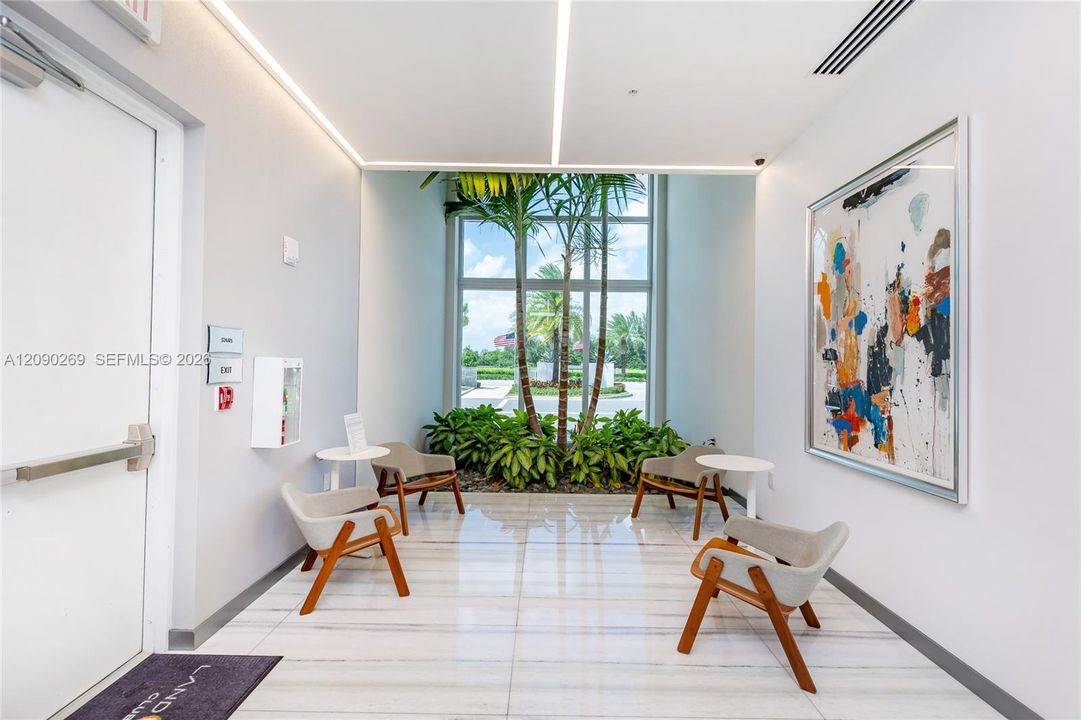 En Venta: $679,000 (4 camas, 3 baños, 1812 Pies cuadrados)