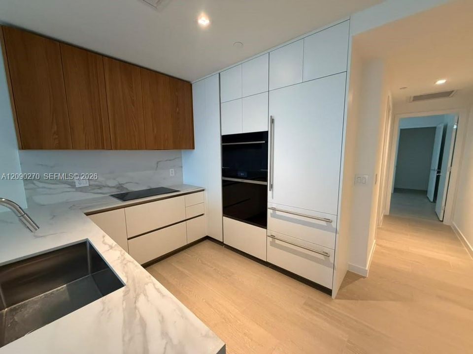 For Rent: $8,000 (2 beds, 3 baths, 1800 Square Feet)
