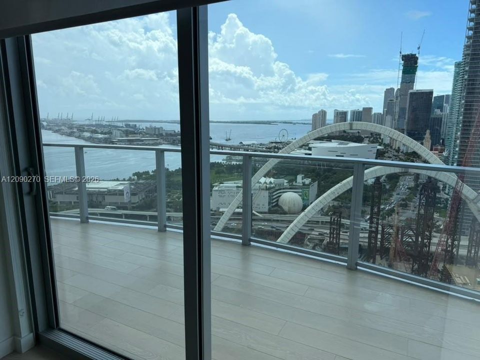 For Rent: $8,000 (2 beds, 3 baths, 1800 Square Feet)