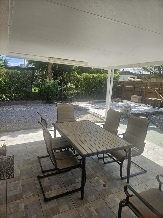 En Venta: $680,000 (5 camas, 2 baños, 1770 Pies cuadrados)