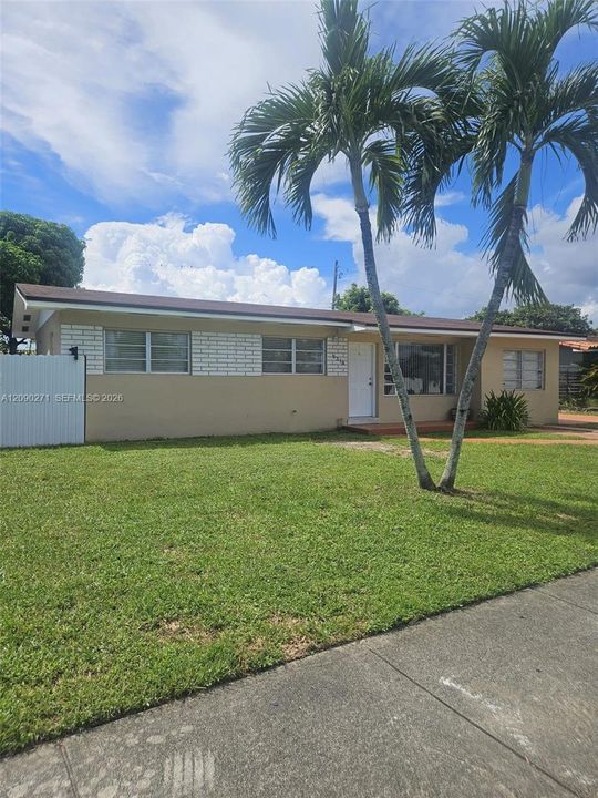 En Venta: $680,000 (5 camas, 2 baños, 1770 Pies cuadrados)