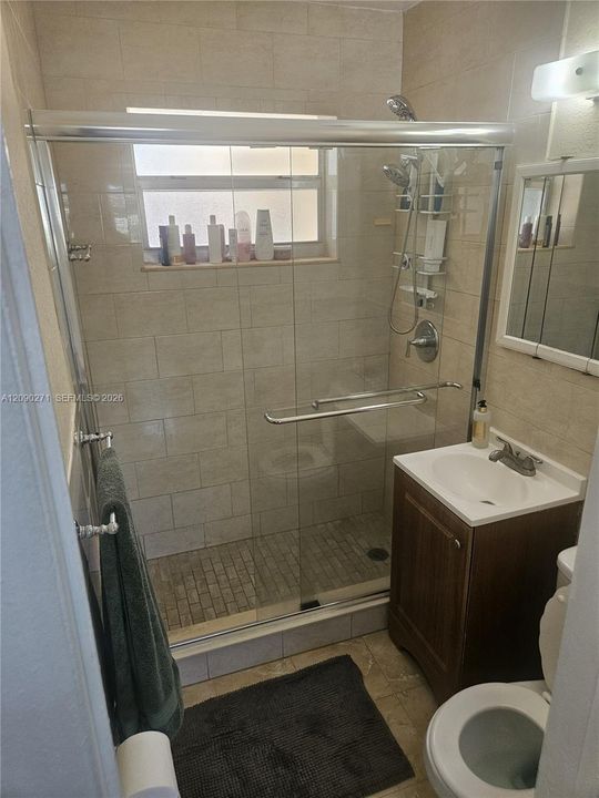 En Venta: $680,000 (5 camas, 2 baños, 1770 Pies cuadrados)