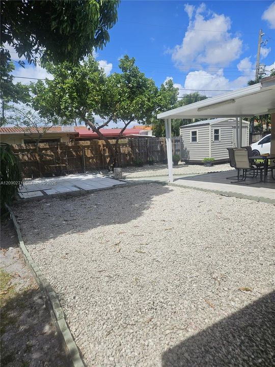 En Venta: $680,000 (5 camas, 2 baños, 1770 Pies cuadrados)