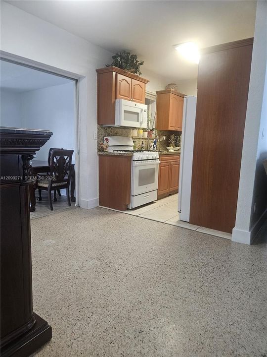 En Venta: $680,000 (5 camas, 2 baños, 1770 Pies cuadrados)