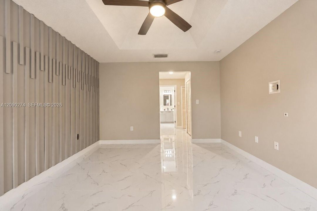 En Venta: $669,000 (4 camas, 2 baños, 2063 Pies cuadrados)