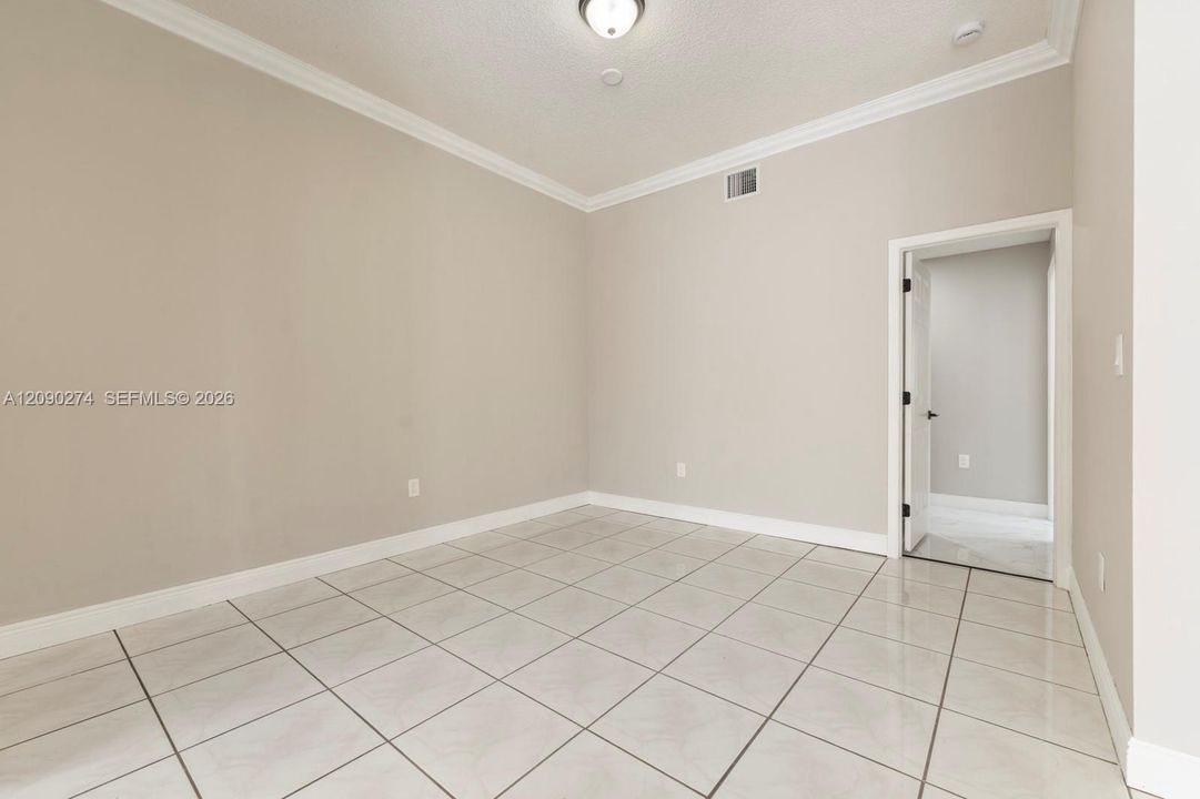 En Venta: $669,000 (4 camas, 2 baños, 2063 Pies cuadrados)