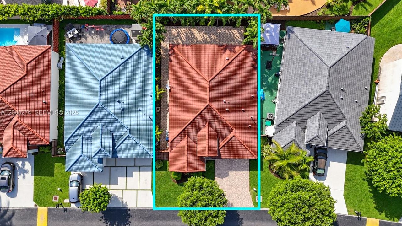 En Venta: $669,000 (4 camas, 2 baños, 2063 Pies cuadrados)
