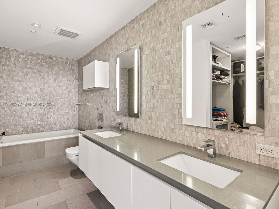 En Venta: $620,000 (1 camas, 1 baños, 887 Pies cuadrados)