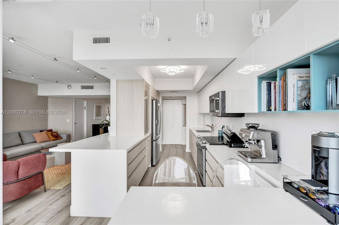 На продажу: $845,000 (2 спален, 2 ванн, 1696 Квадратных фут)