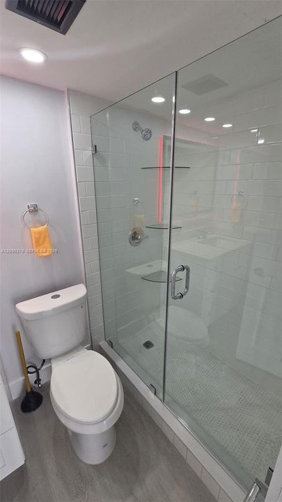 В аренду: $2,800 (1 спален, 1 ванн, 750 Квадратных фут)