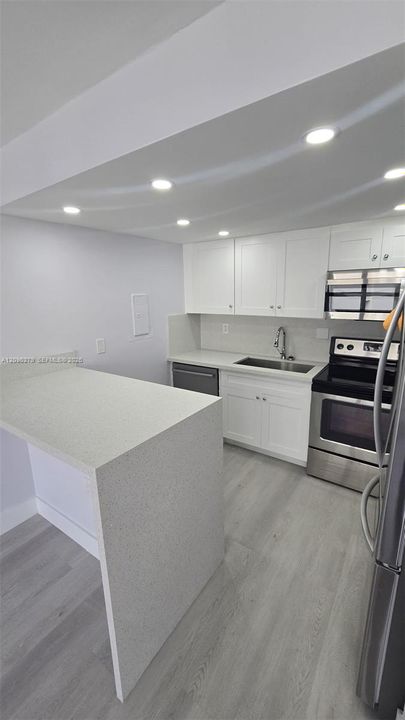 В аренду: $2,800 (1 спален, 1 ванн, 750 Квадратных фут)