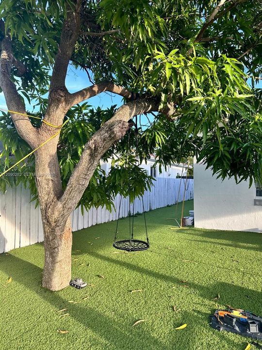 For Rent: $4,300 (3 beds, 2 baths, 1496 Square Feet)