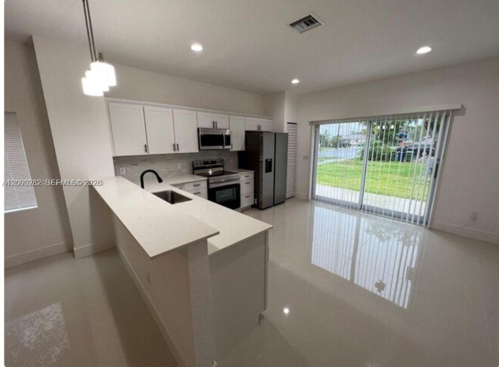 For Rent: $4,300 (3 beds, 2 baths, 1496 Square Feet)