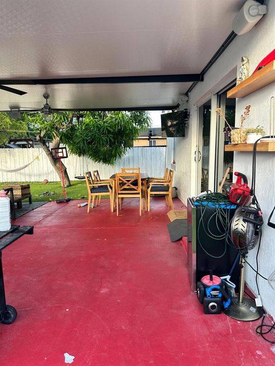 For Rent: $4,300 (3 beds, 2 baths, 1496 Square Feet)