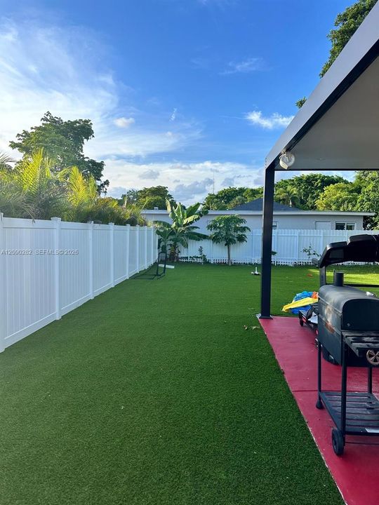 For Rent: $4,300 (3 beds, 2 baths, 1496 Square Feet)