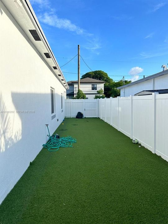 For Rent: $4,300 (3 beds, 2 baths, 1496 Square Feet)