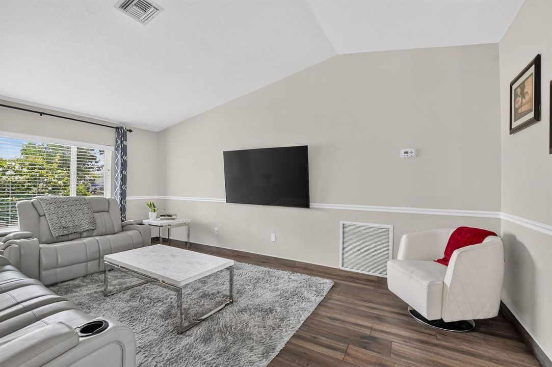 12-web-or-mls-22606-49