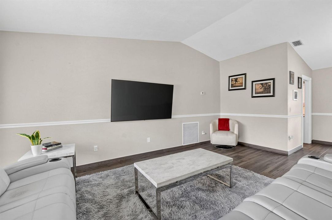 9-web-or-mls-22606-51