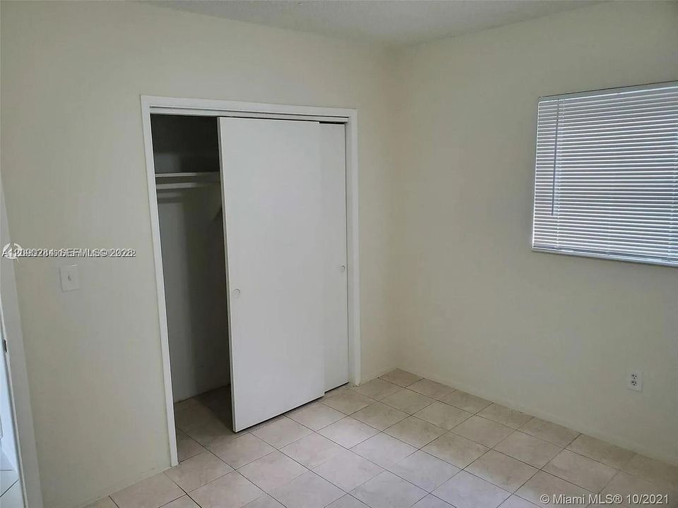 For Rent: $3,900 (4 beds, 2 baths, 1118 Square Feet)