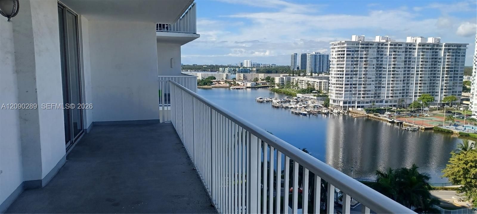 Extra long terrace with amazing views