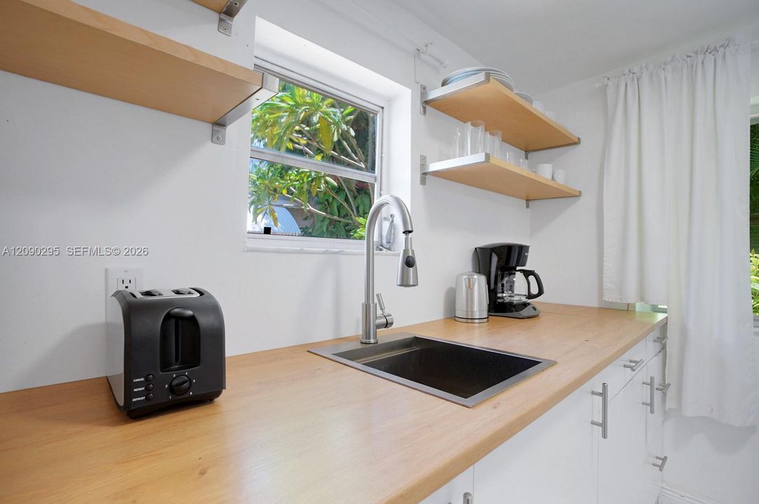 For Rent: $1,700 (0 beds, 1 baths, 400 Square Feet)