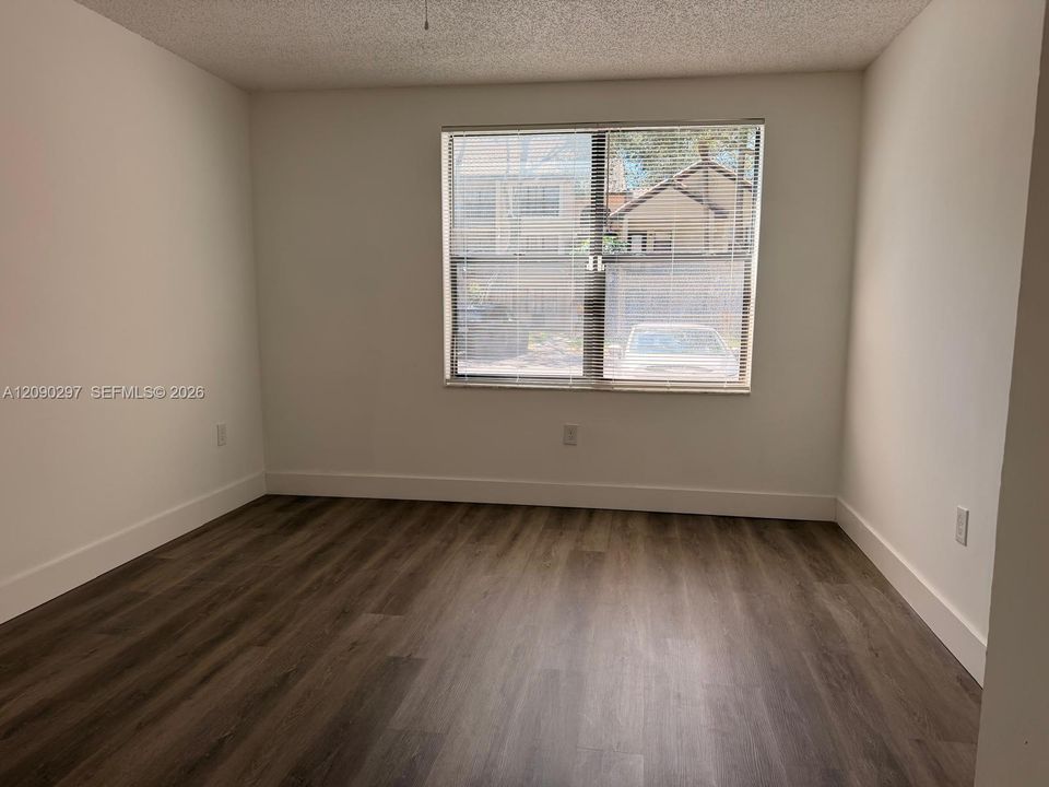 В аренду: $2,000 (2 спален, 2 ванн, 980 Квадратных фут)