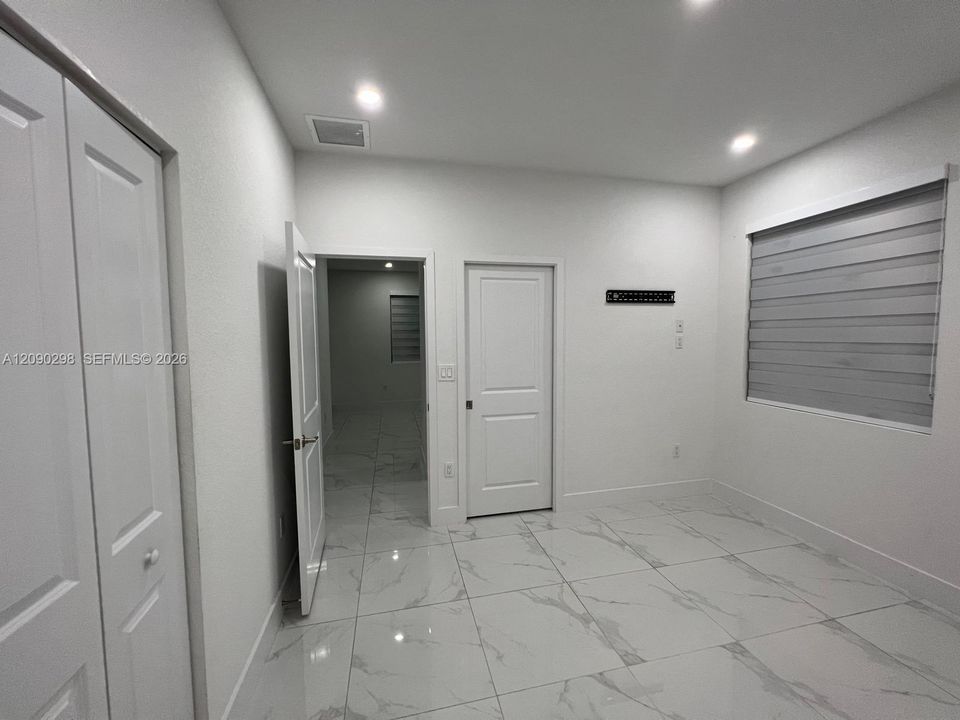 For Sale: $990,000 (5 beds, 3 baths, 2070 Square Feet)