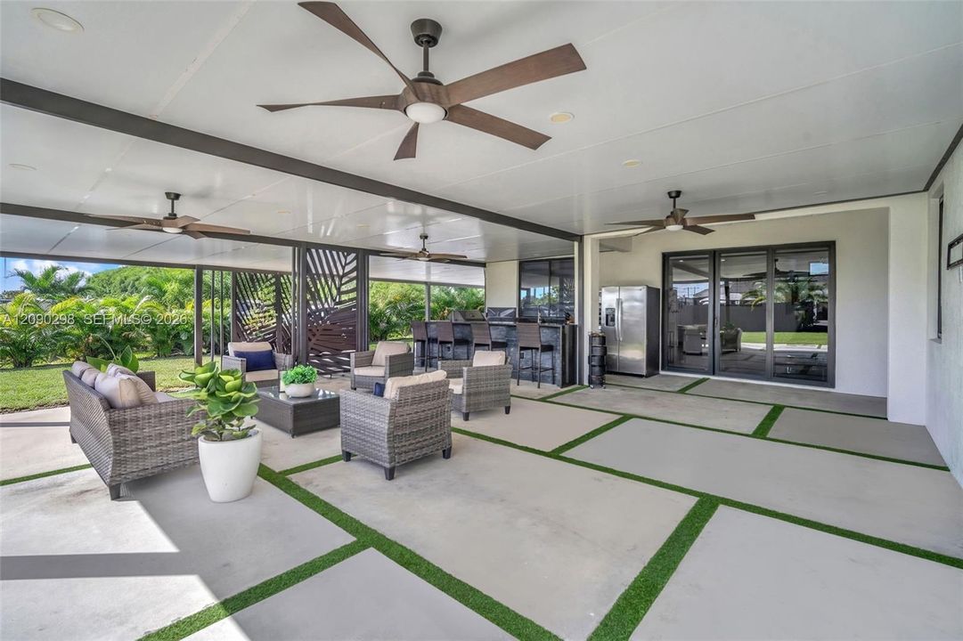 For Sale: $990,000 (5 beds, 3 baths, 2070 Square Feet)