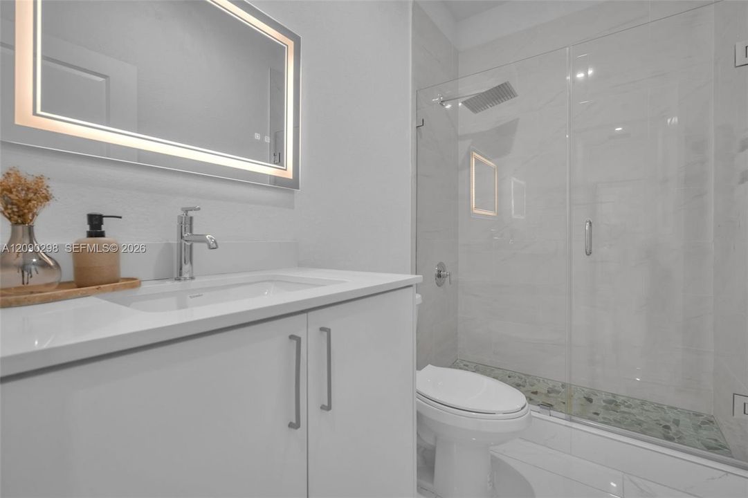 For Sale: $990,000 (5 beds, 3 baths, 2070 Square Feet)