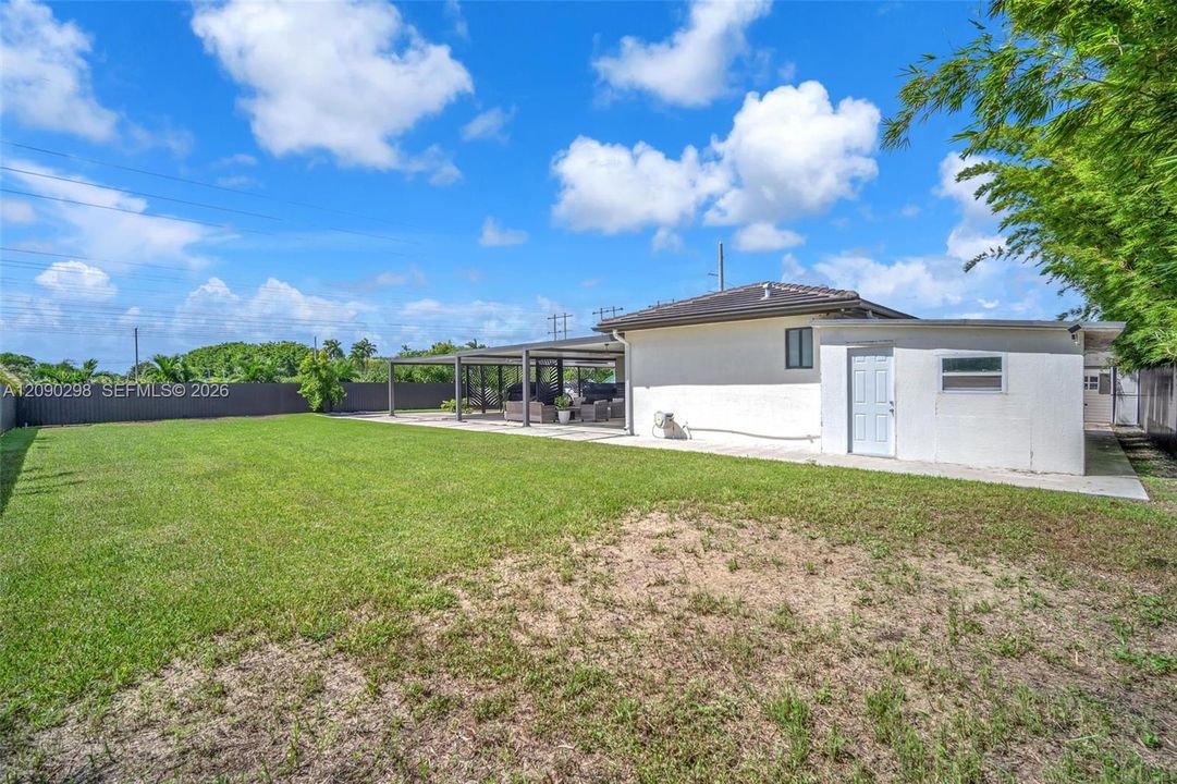 For Sale: $990,000 (5 beds, 3 baths, 2070 Square Feet)