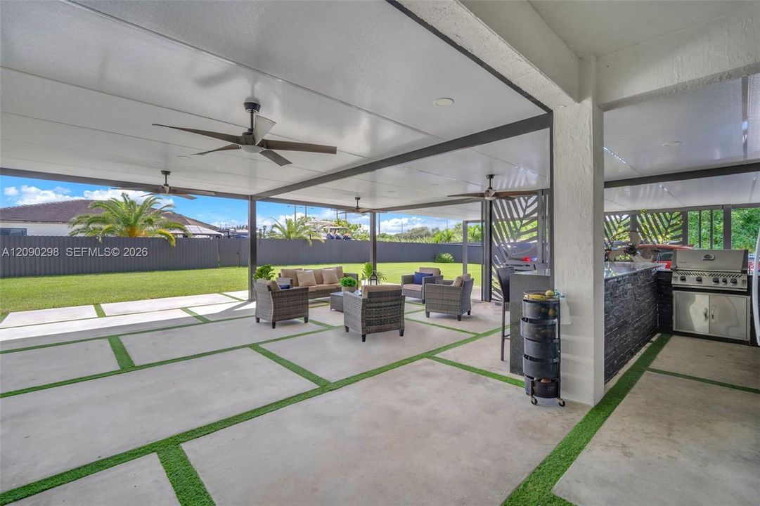 For Sale: $990,000 (5 beds, 3 baths, 2070 Square Feet)