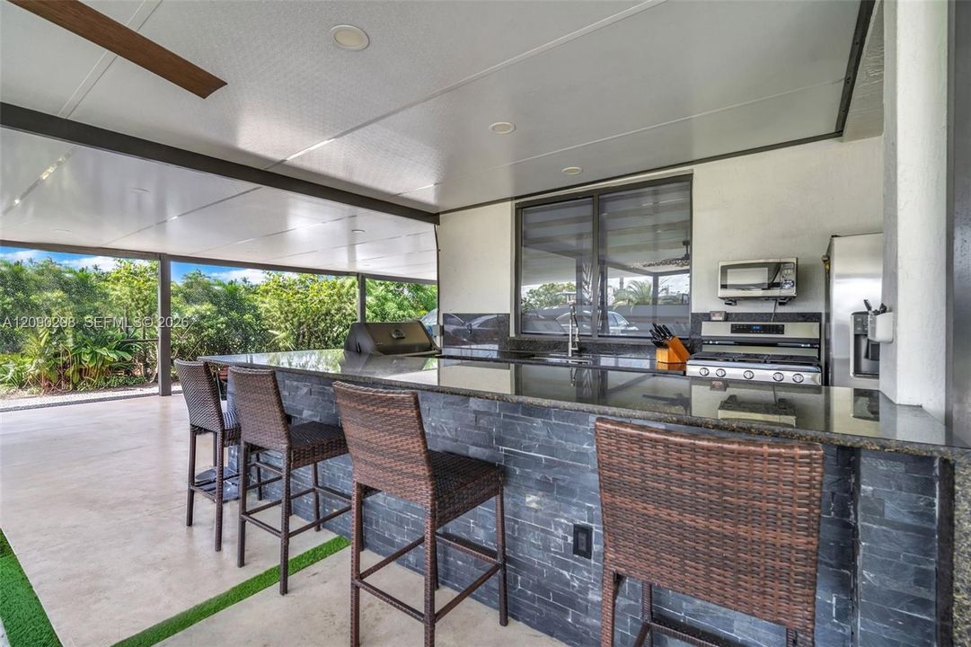 For Sale: $990,000 (5 beds, 3 baths, 2070 Square Feet)