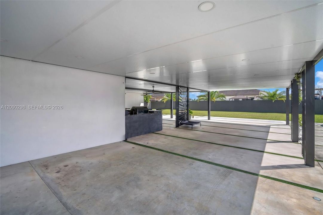 For Sale: $990,000 (5 beds, 3 baths, 2070 Square Feet)