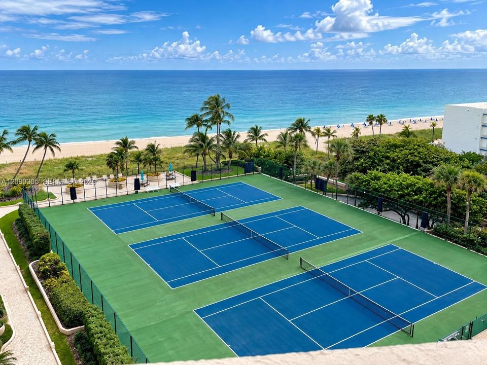 For Sale: $1,050,000 (2 beds, 2 baths, 1700 Square Feet)