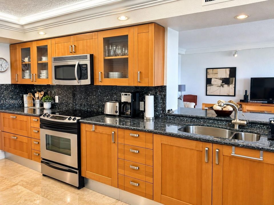 For Sale: $1,050,000 (2 beds, 2 baths, 1700 Square Feet)