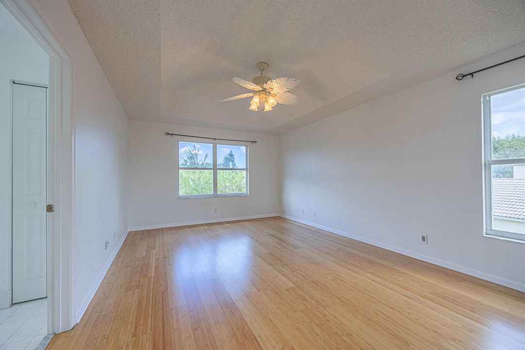 153A0012-HDR